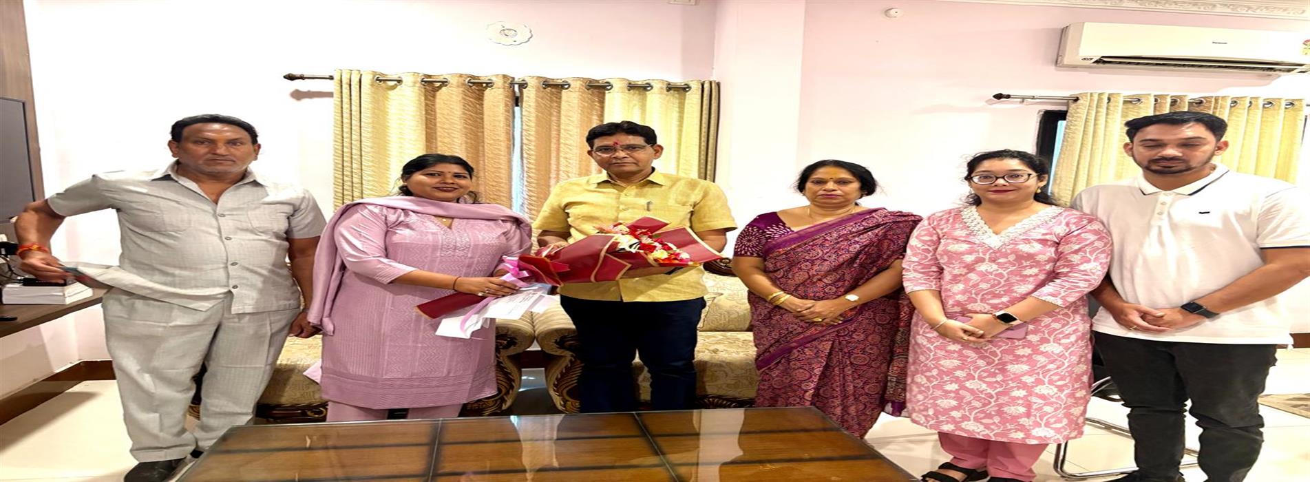 Government College Mopka | Late Ramnath Verma Government College Mopka-Nipania,District :- Balodabazar-Bhatapara Pin No.- 493118 | स्व. रामनाथ वर्मा शासकीय महाविद्यालय मोपका-निपनिया, जिला :- बलौदाबाजार-भाटापारा पिन नंबर -493118 - Meeting with Highe Education Minister Shri Tank Ram Verma sir ji