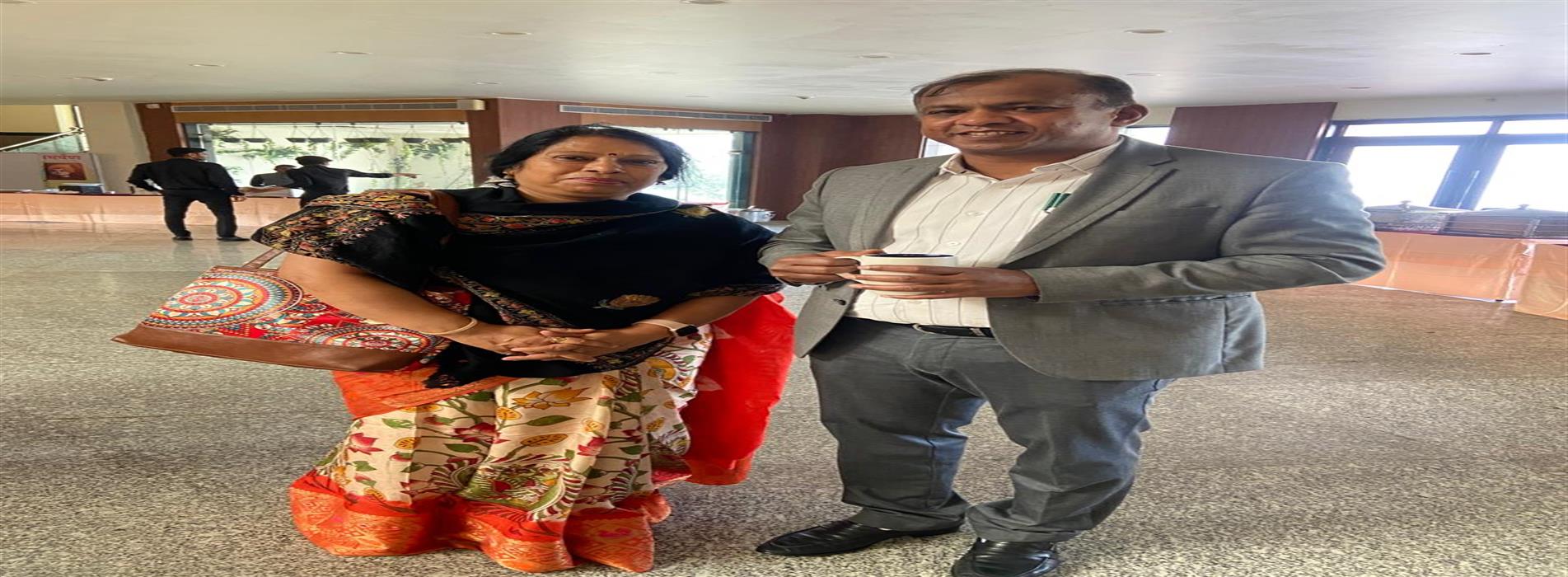 Government College Mopka | Late Ramnath Verma Government College Mopka-Nipania,District :- Balodabazar-Bhatapara Pin No.- 493118 | स्व. रामनाथ वर्मा शासकीय महाविद्यालय मोपका-निपनिया, जिला :- बलौदाबाजार-भाटापारा पिन नंबर -493118 - Principal With Secretory sir